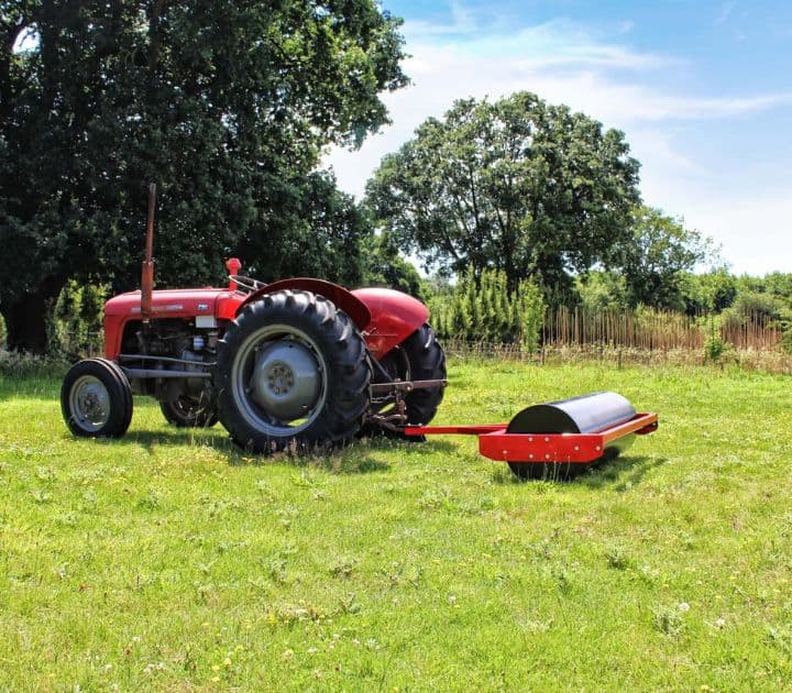 Smallholding tractor roller