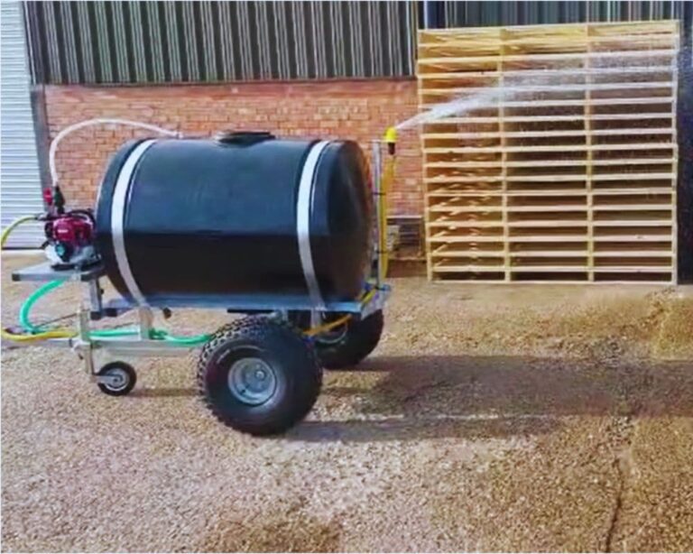 Fresh towable dust suppression bowser